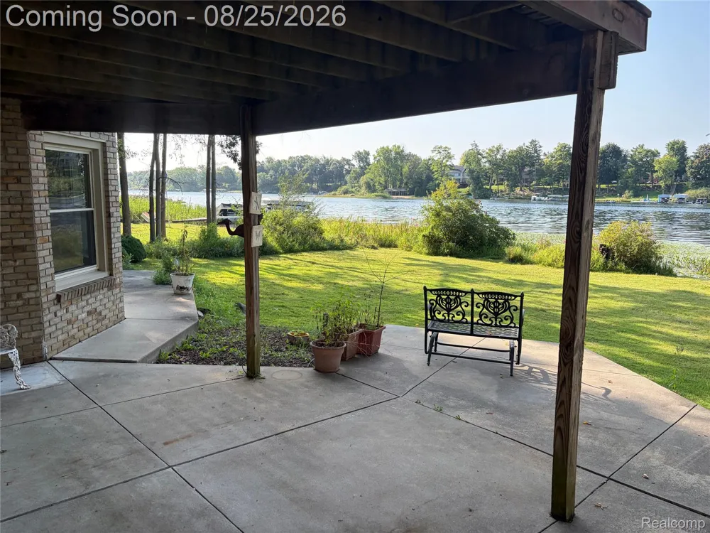 152 Overlake Lake Orion Village, MI 48362