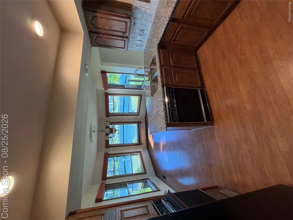 152 Overlake Lake Orion Village, MI 48362