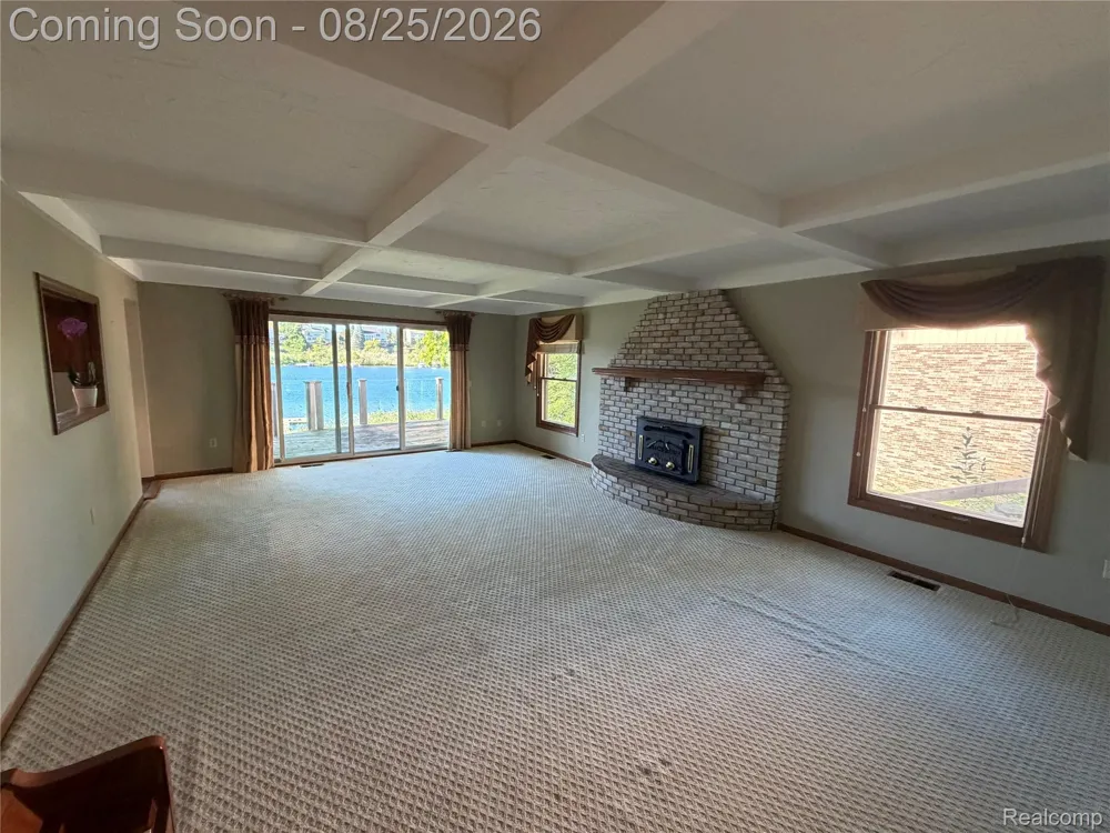 152 Overlake Lake Orion Village, MI 48362
