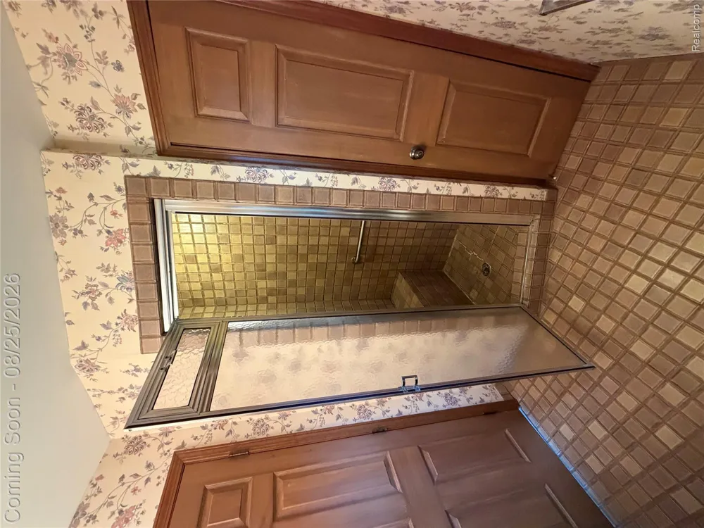 152 Overlake Lake Orion Village, MI 48362