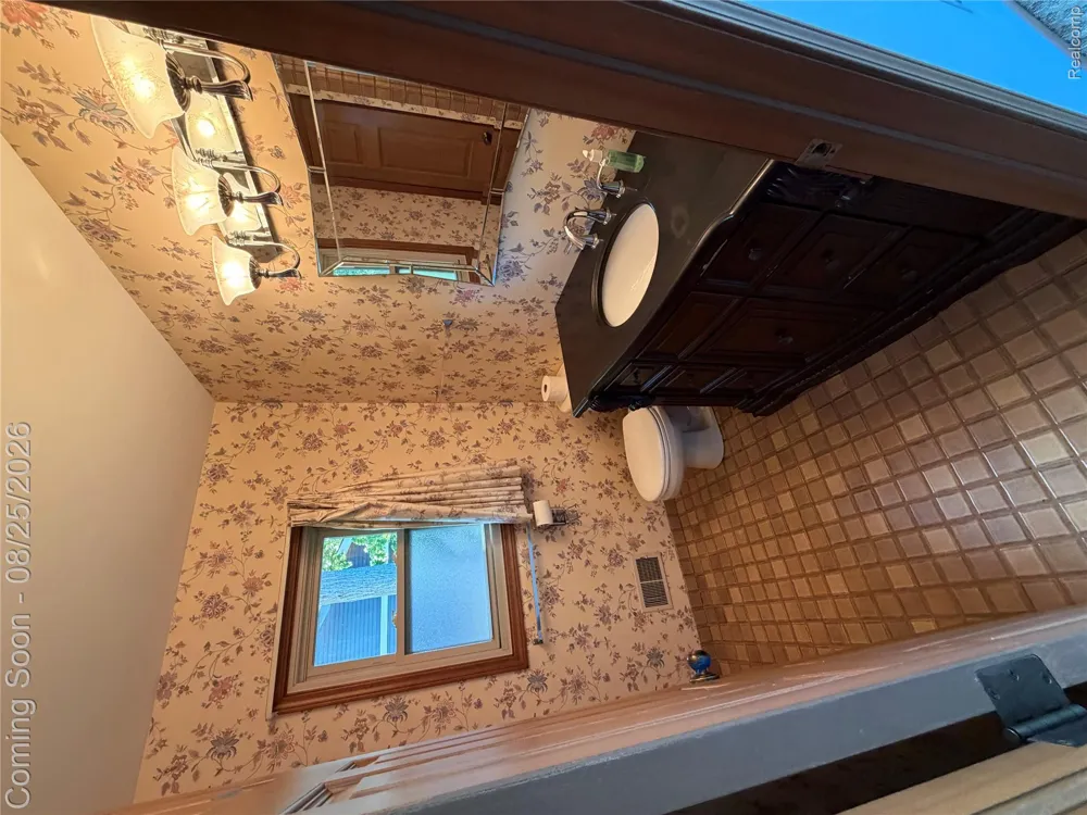 152 Overlake Lake Orion Village, MI 48362