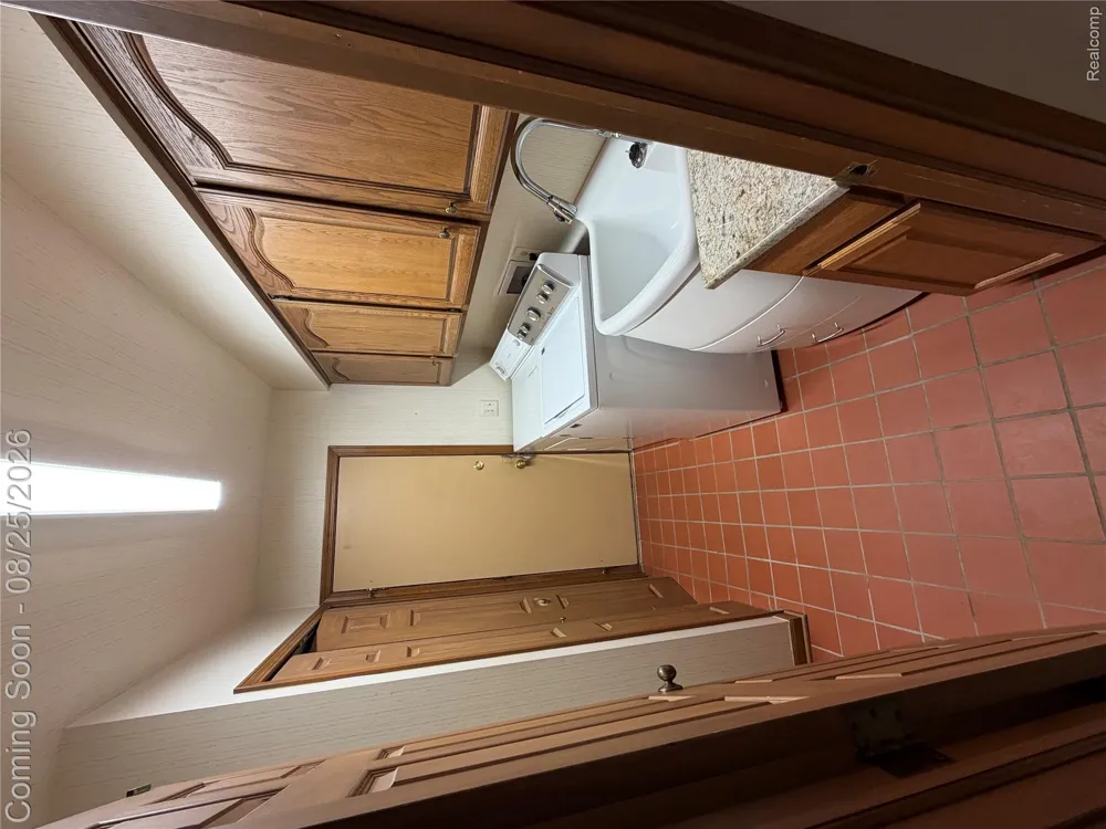 152 Overlake Lake Orion Village, MI 48362