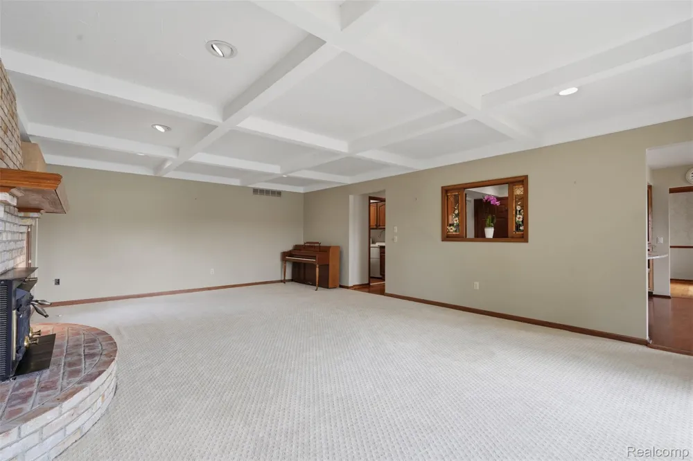 152 Overlake Lake Orion Village, MI 48362