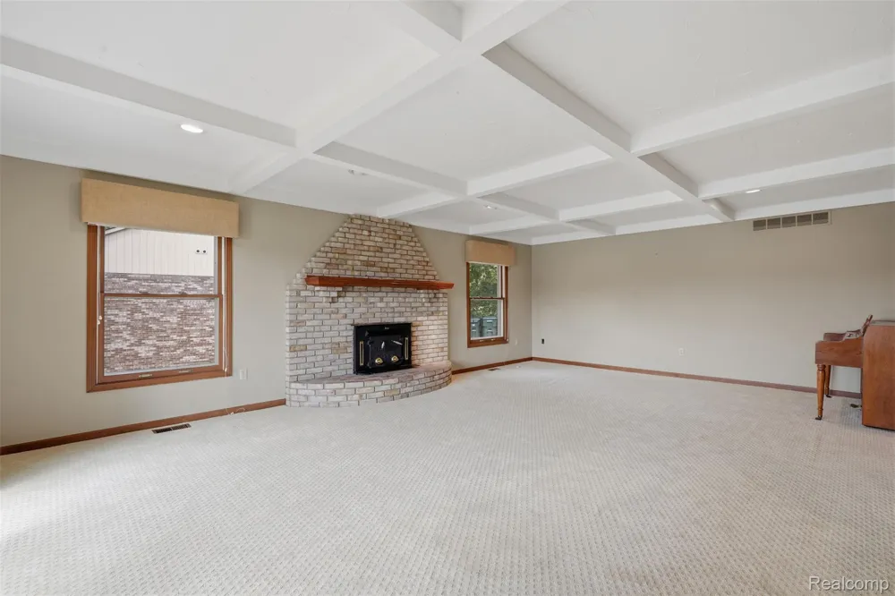 152 Overlake Lake Orion Village, MI 48362