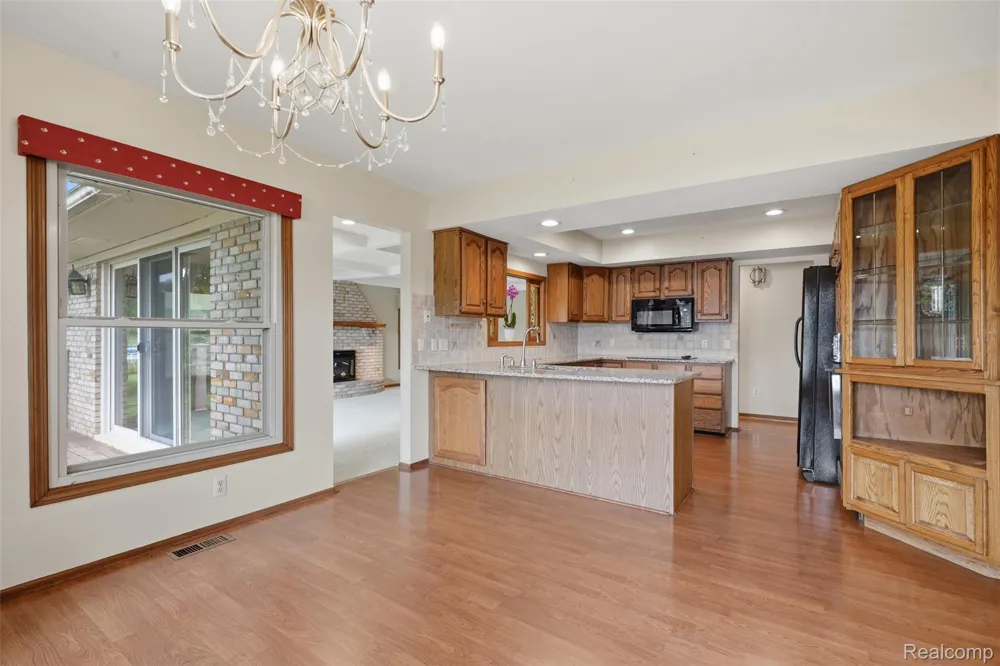 152 Overlake Lake Orion Village, MI 48362