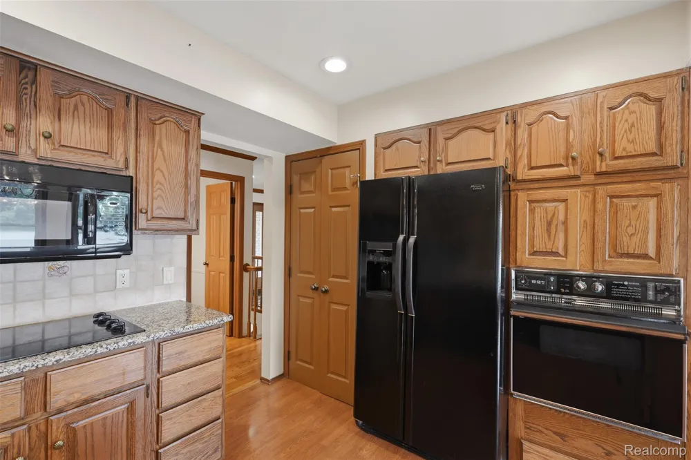 152 Overlake Lake Orion Village, MI 48362