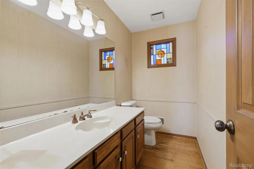 152 Overlake Lake Orion Village, MI 48362