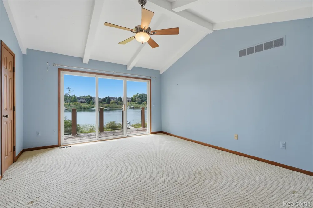 152 Overlake Lake Orion Village, MI 48362