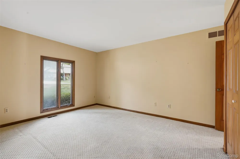 152 Overlake Lake Orion Village, MI 48362