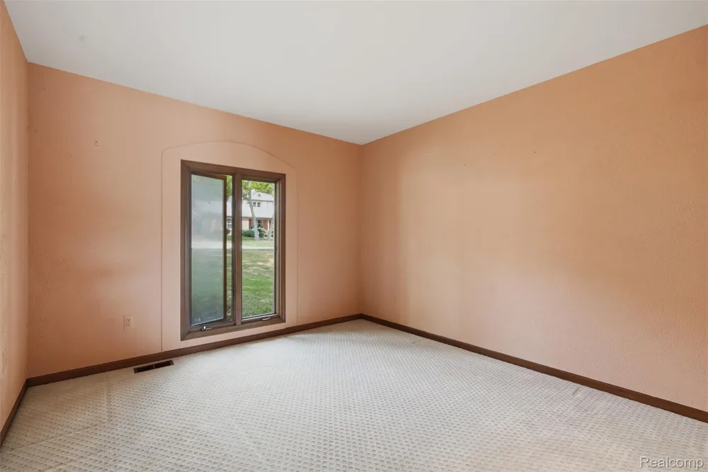 152 Overlake Lake Orion Village, MI 48362