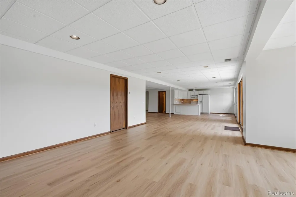 152 Overlake Lake Orion Village, MI 48362