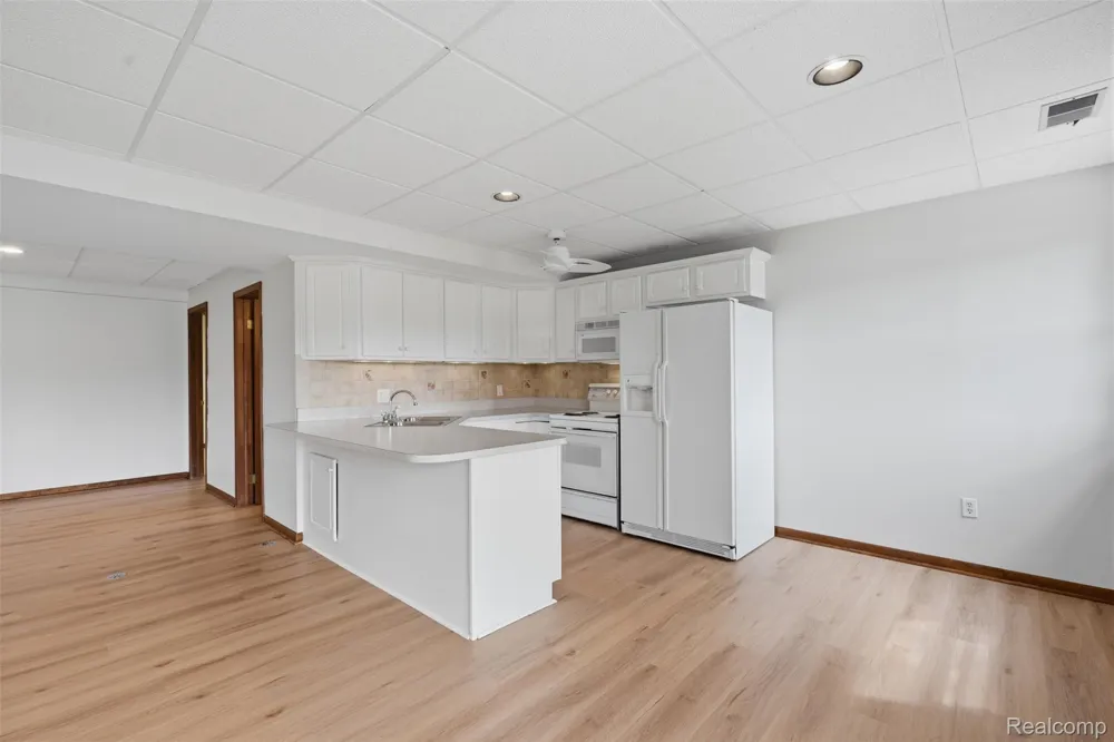 152 Overlake Lake Orion Village, MI 48362
