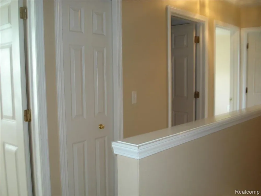 1782 SHEPHERDS Troy City, MI 48084
