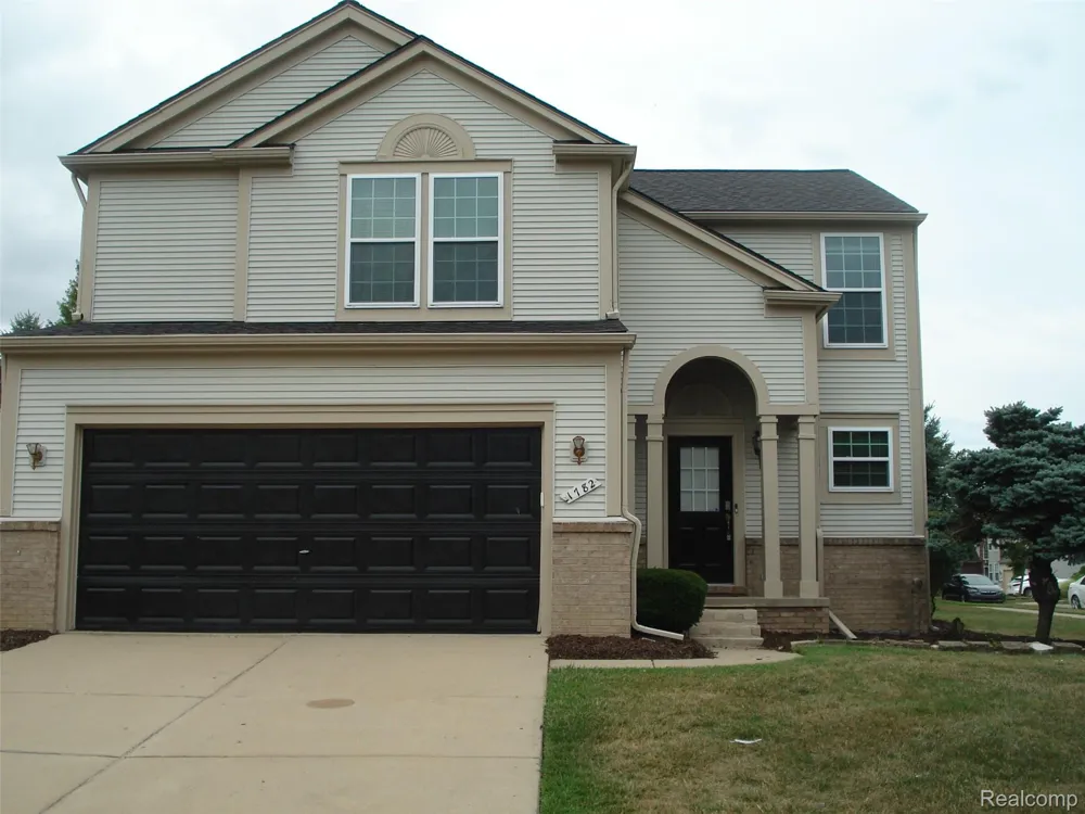 1782 SHEPHERDS Troy City, MI 48084