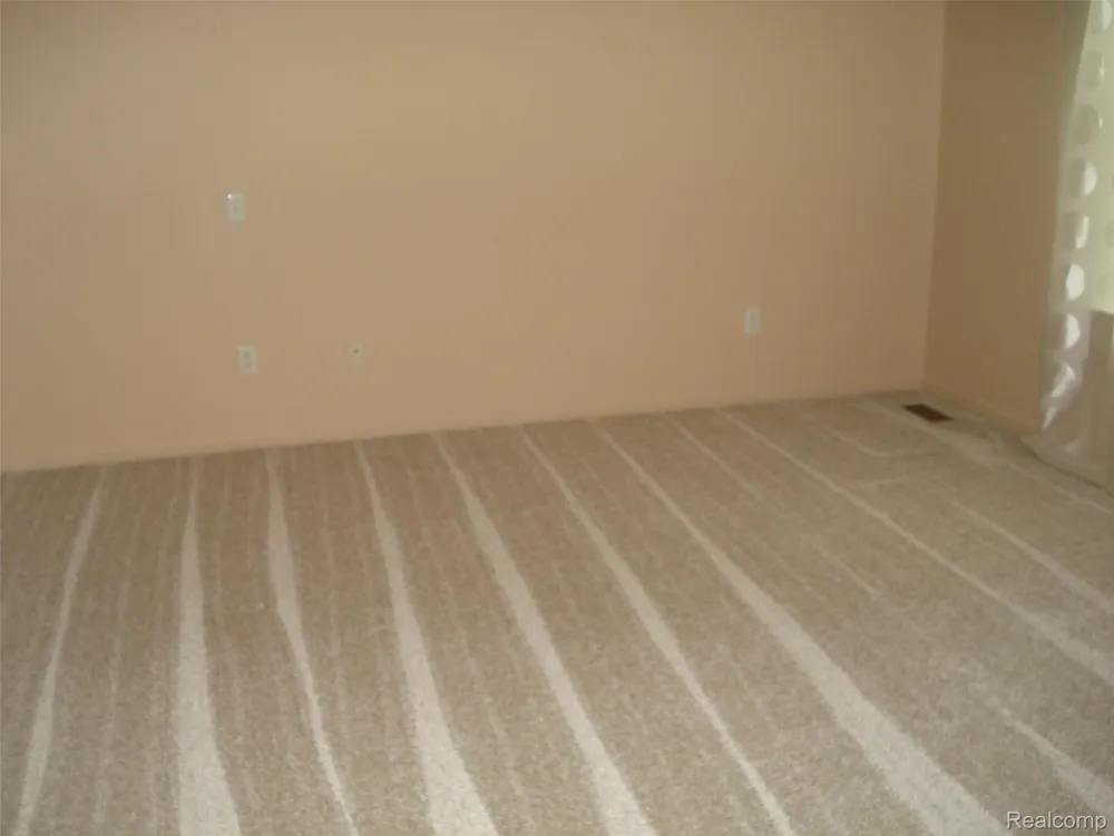 1782 SHEPHERDS Troy City, MI 48084