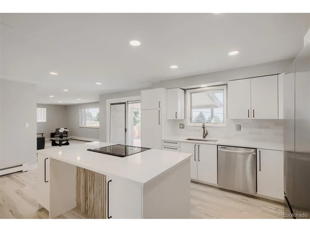 960 S Arbutus Street Denver, CO 80228
