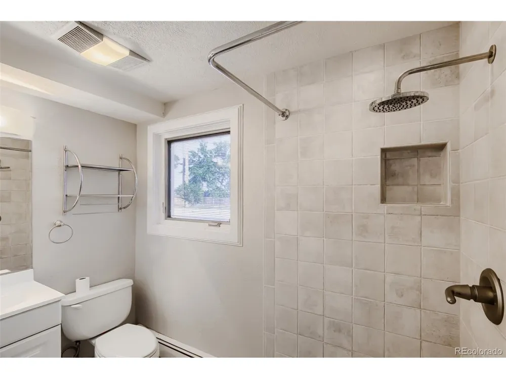 960 S Arbutus Street Denver, CO 80228