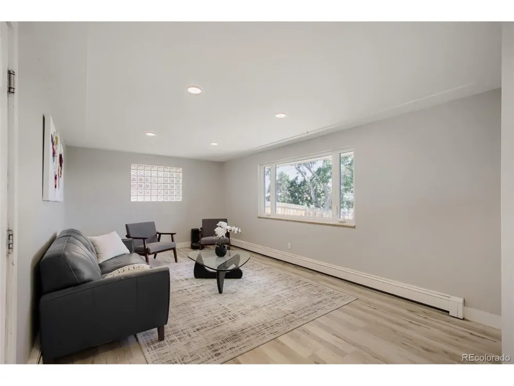 960 S Arbutus Street Denver, CO 80228