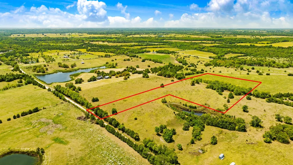 CR 26050 Roxton, TX 75477