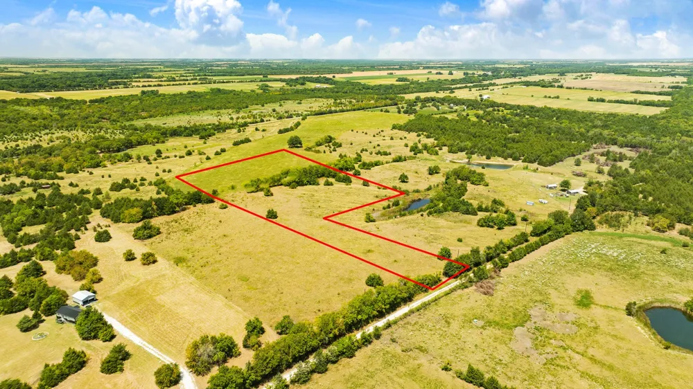 CR 26050 Roxton, TX 75477
