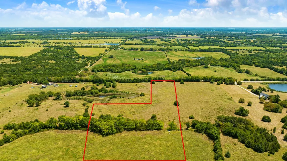 CR 26050 Roxton, TX 75477