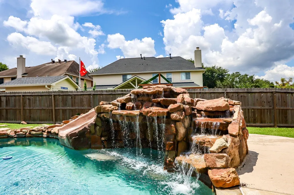 4302 Tree Line Drive Pasadena, TX 77505