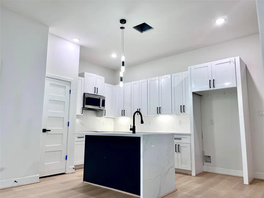 7012 Sidney Street Houston, TX 77021