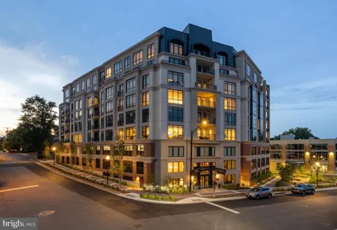 6718 LOWELL AVENUE #802
