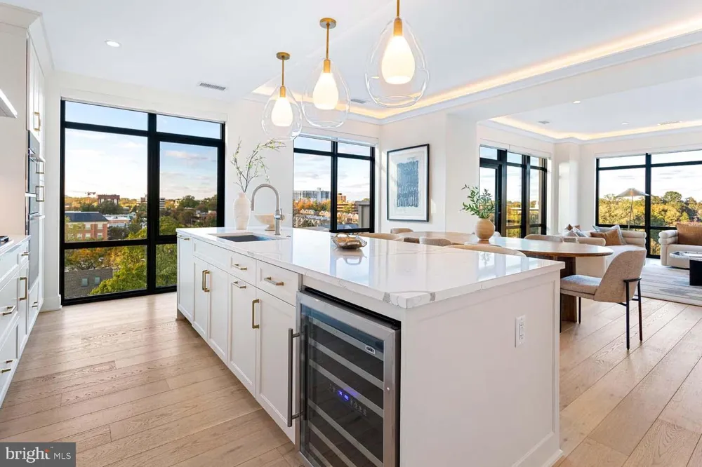 6718 LOWELL AVENUE #802 Mclean, VA 22101