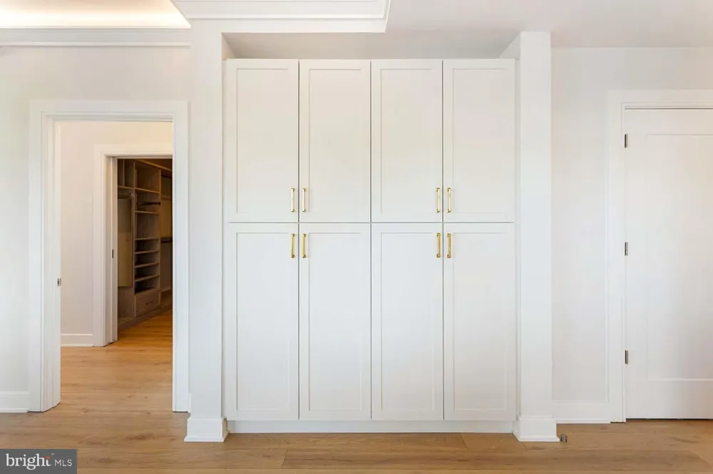6718 LOWELL AVENUE #802 Mclean, VA 22101