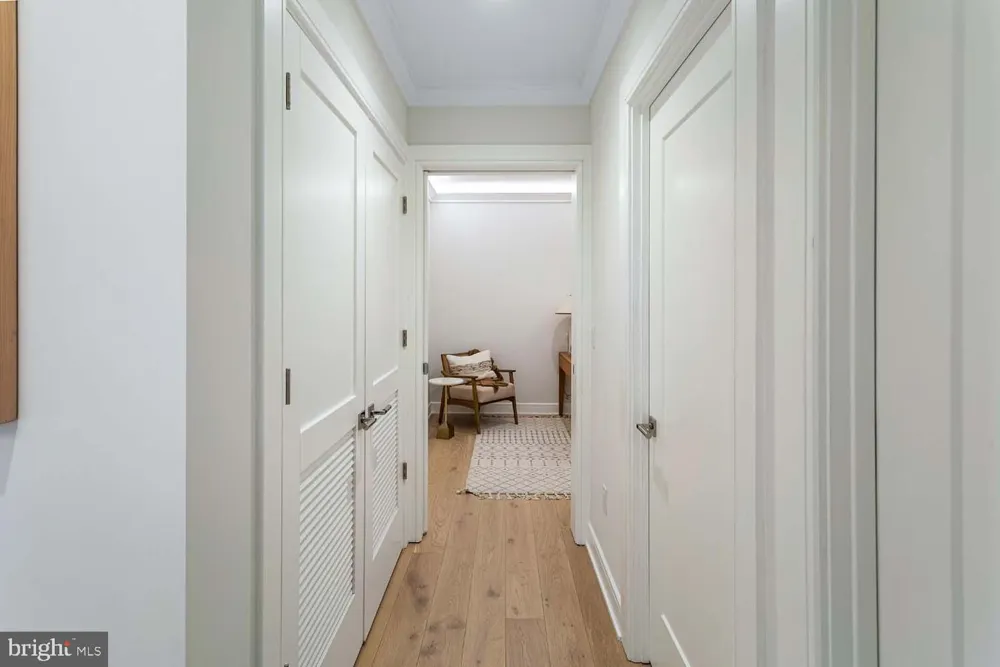 6718 LOWELL AVENUE #802 Mclean, VA 22101