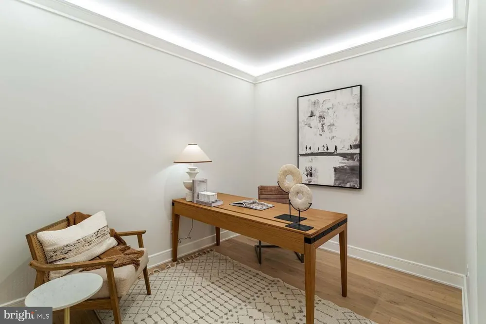 6718 LOWELL AVENUE #802 Mclean, VA 22101