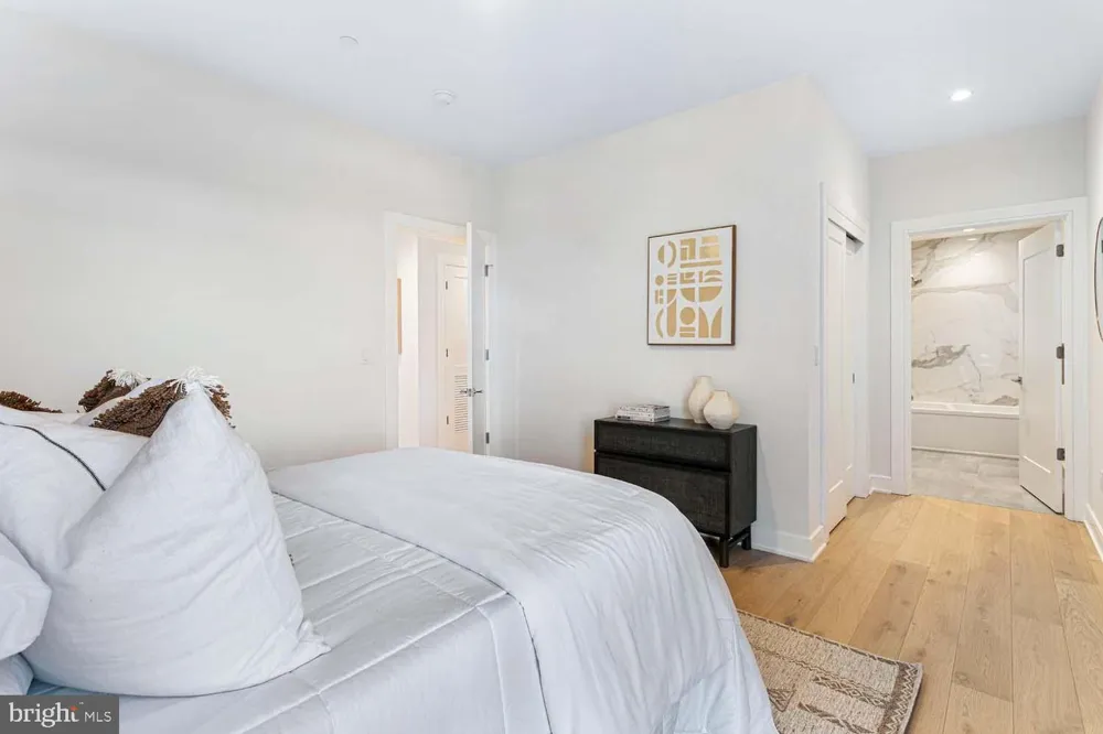 6718 LOWELL AVENUE #802 Mclean, VA 22101