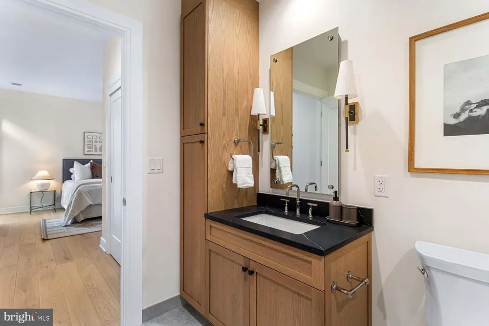 6718 LOWELL AVENUE #802 Mclean, VA 22101