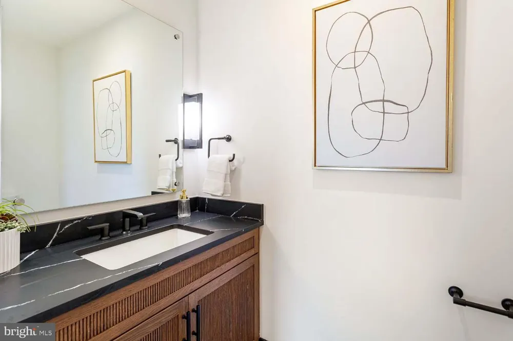6718 LOWELL AVENUE #802 Mclean, VA 22101