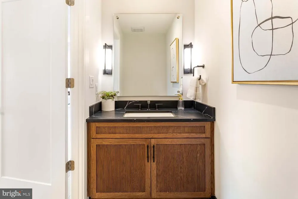 6718 LOWELL AVENUE #802 Mclean, VA 22101