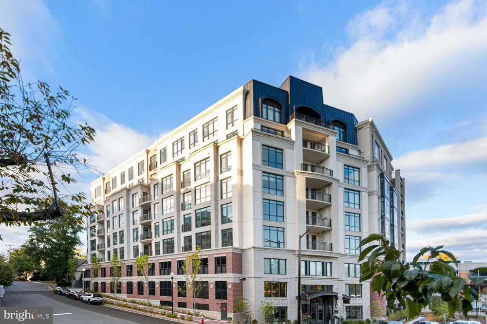 6718 LOWELL AVENUE #802 Mclean, VA 22101