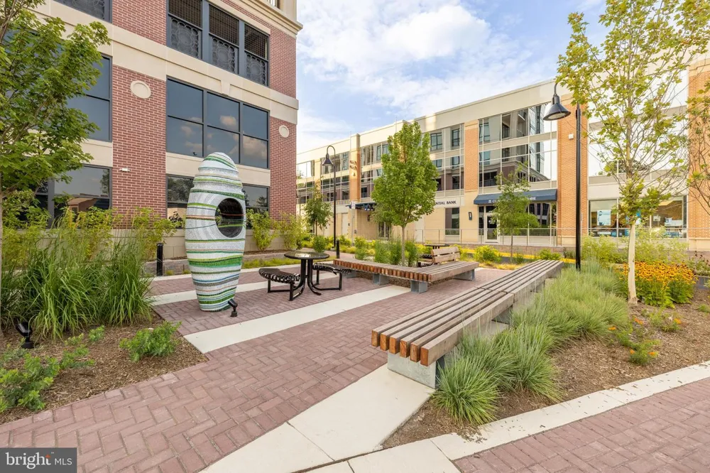 6718 LOWELL AVENUE #802 Mclean, VA 22101