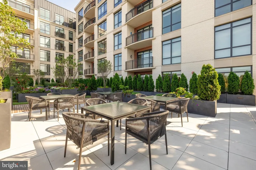 6718 LOWELL AVENUE #802 Mclean, VA 22101
