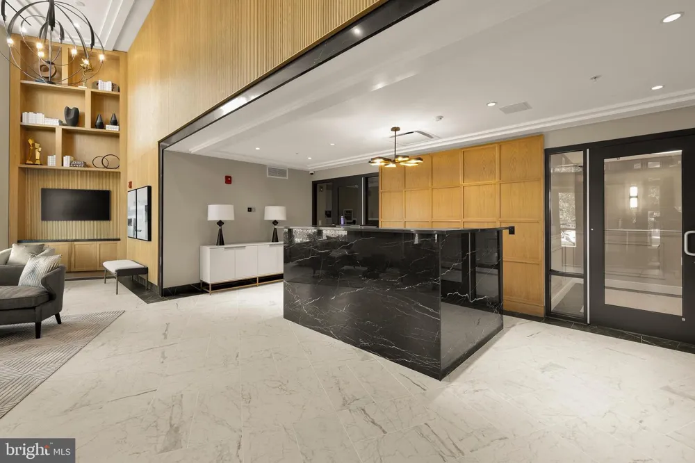 6718 LOWELL AVENUE #802 Mclean, VA 22101
