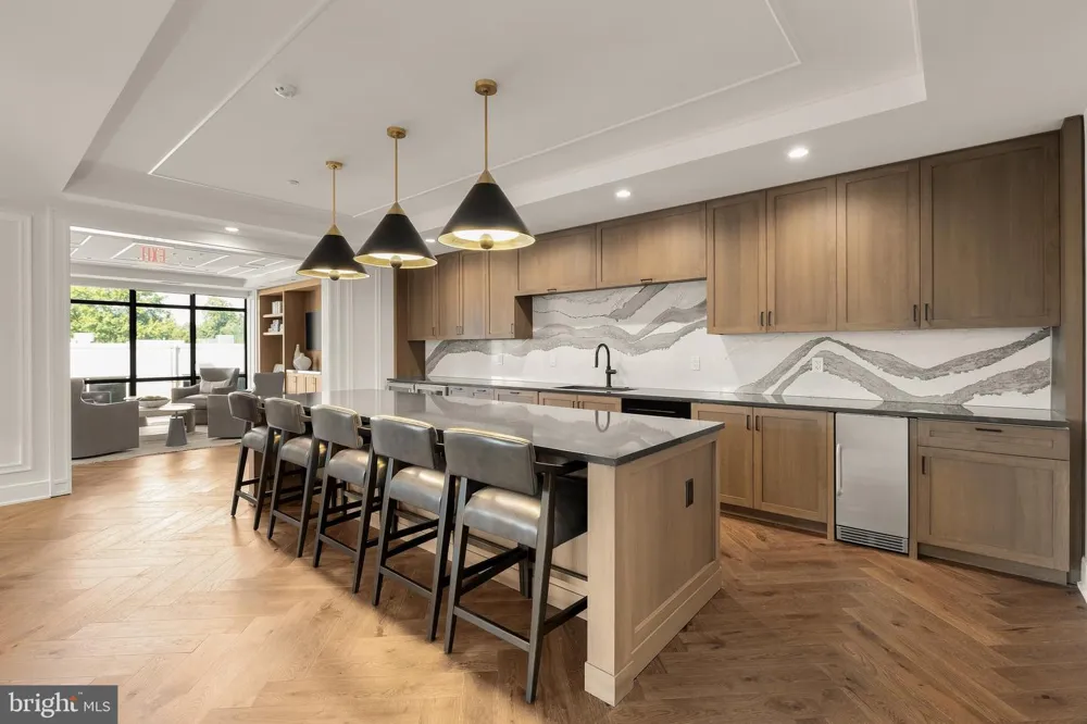 6718 LOWELL AVENUE #802 Mclean, VA 22101