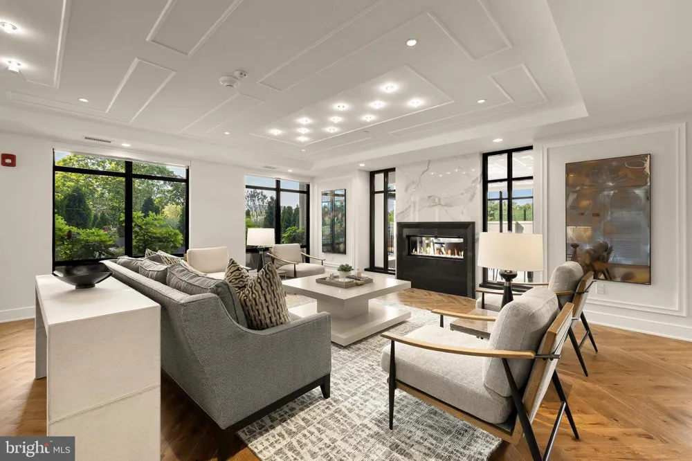 6718 LOWELL AVENUE #802 Mclean, VA 22101