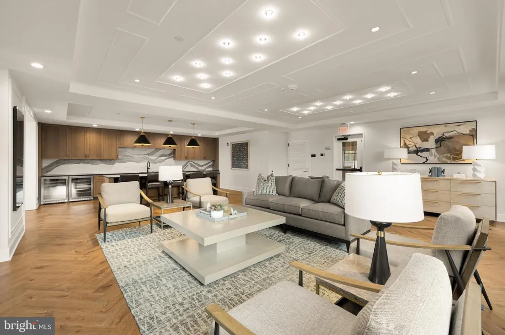 6718 LOWELL AVENUE #802 Mclean, VA 22101