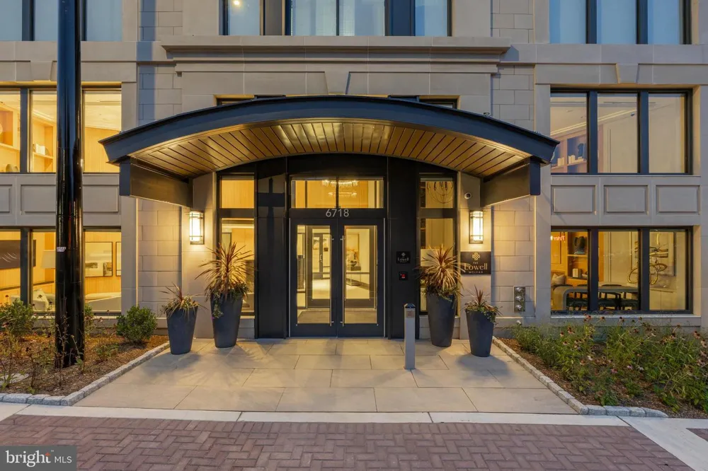 6718 LOWELL AVENUE #802 Mclean, VA 22101