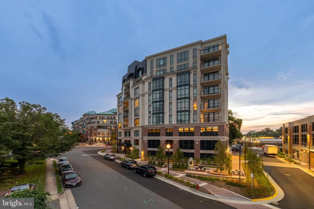 6718 LOWELL AVENUE #802 Mclean, VA 22101