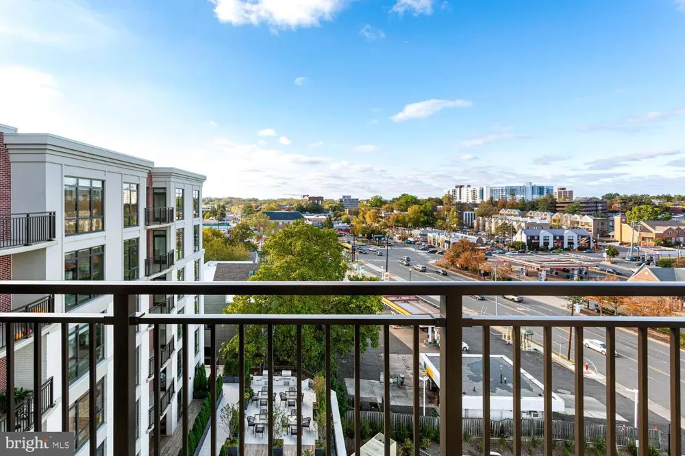 6718 LOWELL AVENUE #802 Mclean, VA 22101
