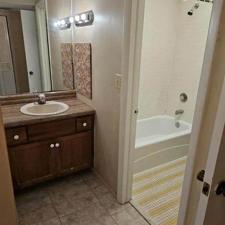 3690 INVERRARY DRIVE #2Y Lauderhill, FL 33319