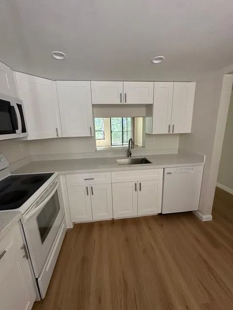 6751 University Drive #312 Tamarac, FL 33321