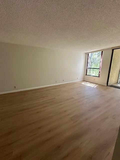 6751 University Drive #312 Tamarac, FL 33321