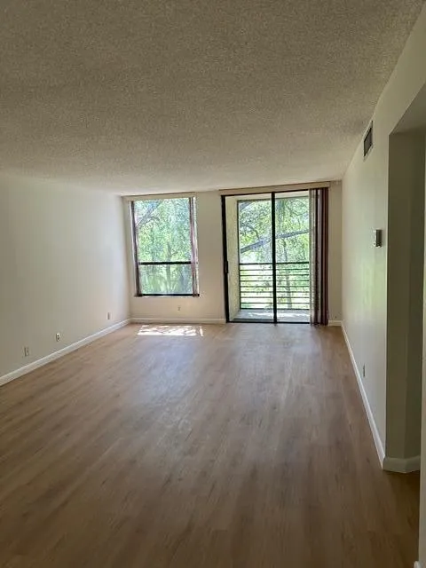 6751 University Drive #312 Tamarac, FL 33321